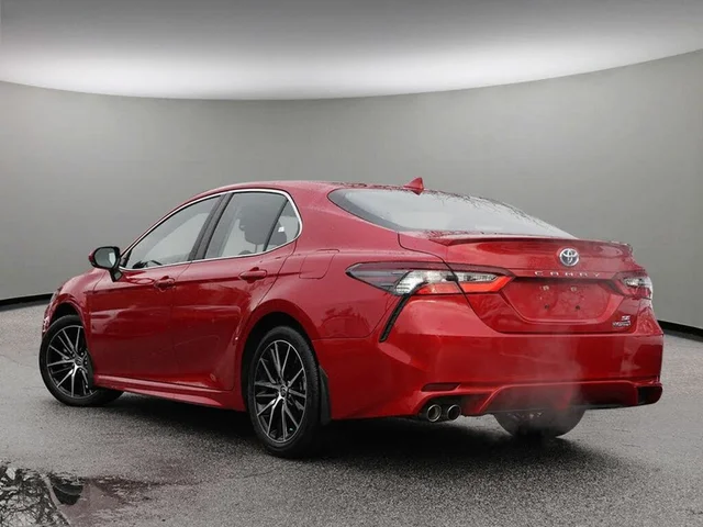 2024 Toyota Camry Hybrid LE Auto