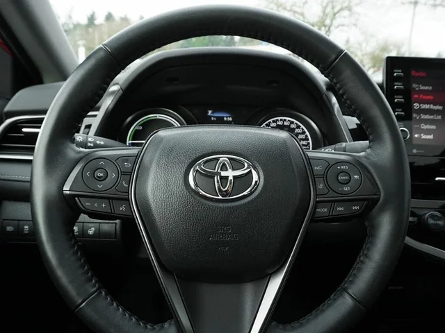 2024 Toyota Camry Hybrid LE Auto