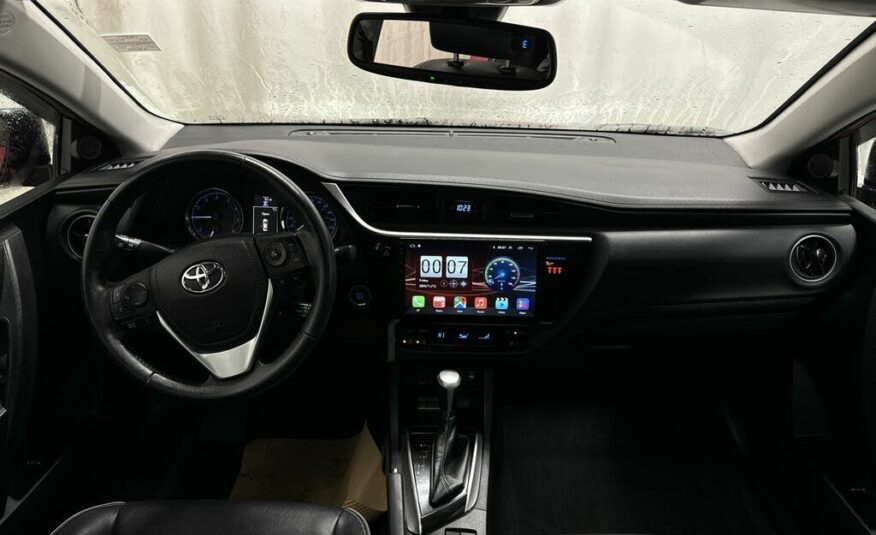 2018 TOYOTA COROLLA XLE