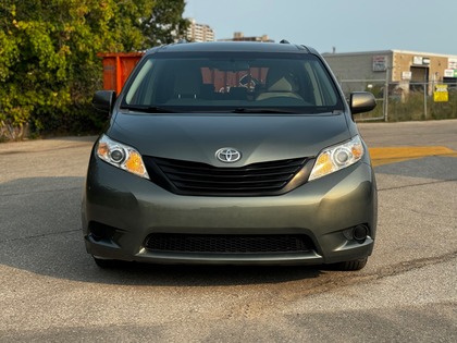 2013 TOYOTA SIENNA