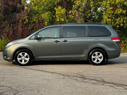 2013 TOYOTA SIENNA