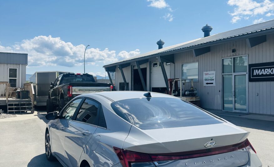 2022 Hyundai Elantra Sun & Tech