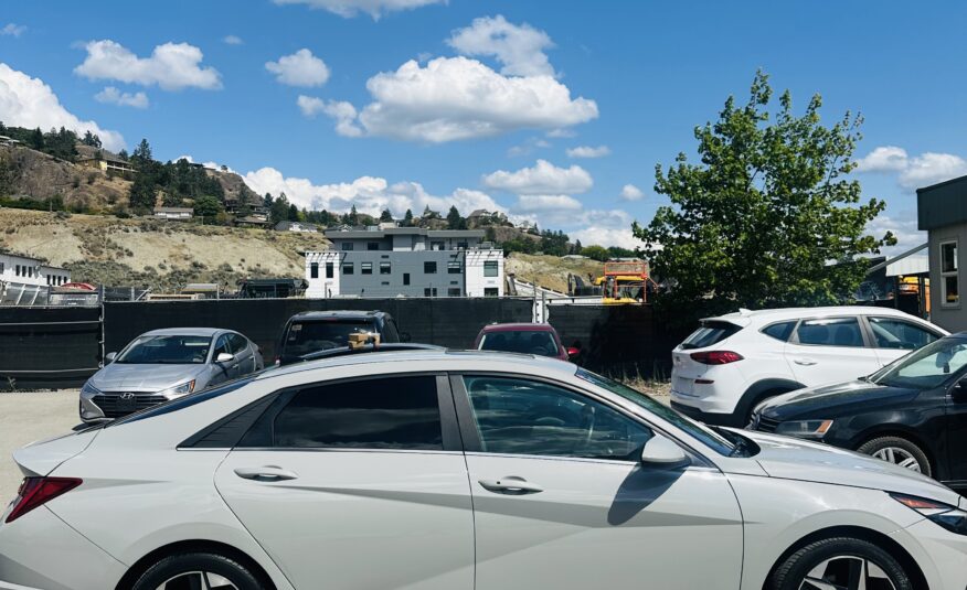 2022 Hyundai Elantra Sun & Tech