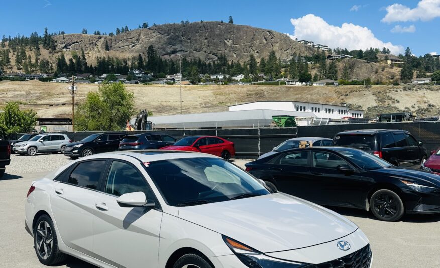 2022 Hyundai Elantra Sun & Tech