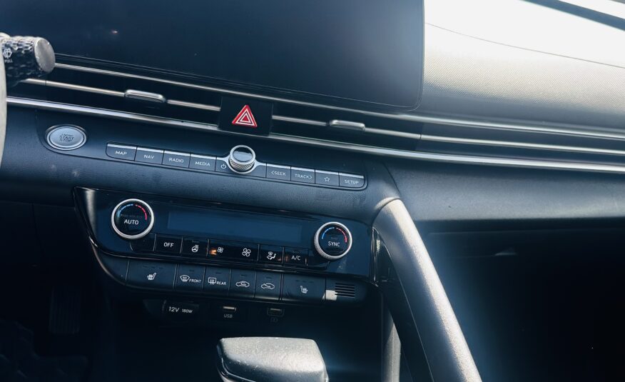 2022 Hyundai Elantra Sun & Tech